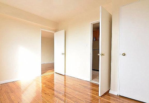 5th image of 270 W 238th St #6J