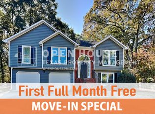 204 Leighs Grove Ct, Grayson, GA 30017