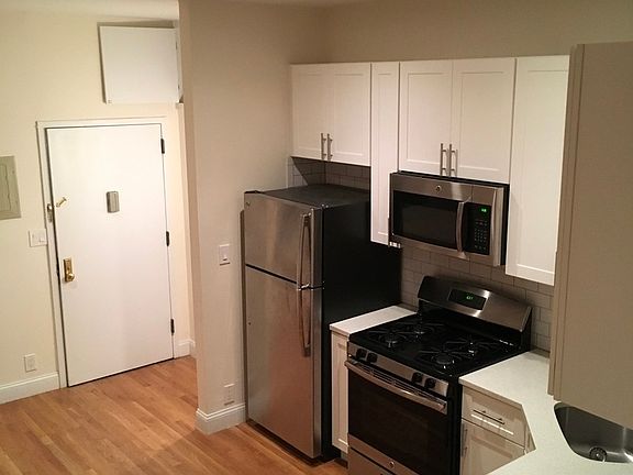 3rd image of 250 16th St #1A