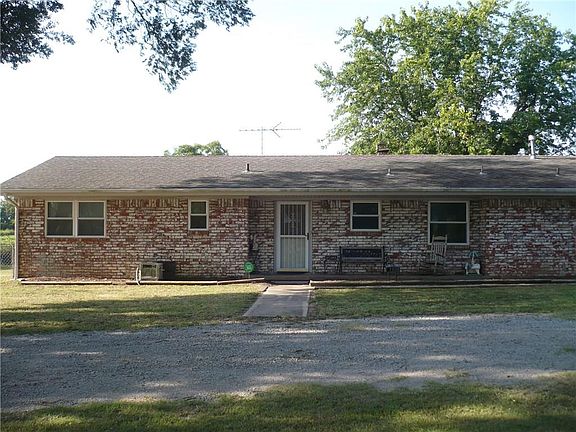 3rd image of 1006 E Park St