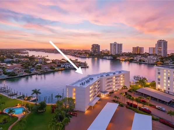 300 Park Shore DR #5B, NAPLES, FL 34103