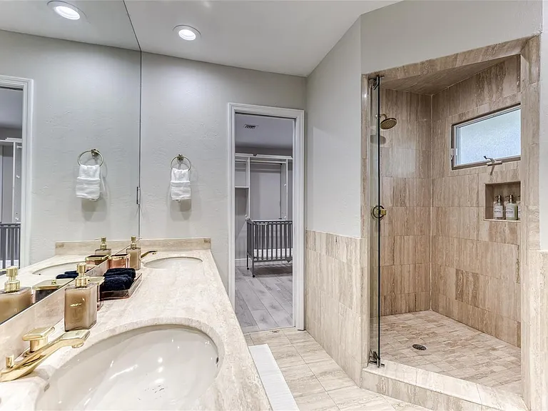 616 1st Key Dr — Photo 32