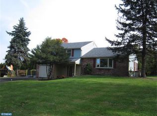 15 Daffodil Dr, Churchville, PA 18966
