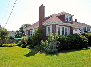 22 Admiral Kalbfus Rd, Newport, RI 02840