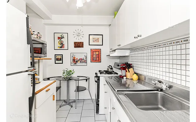 Sold by Douglas Elliman | media 7
