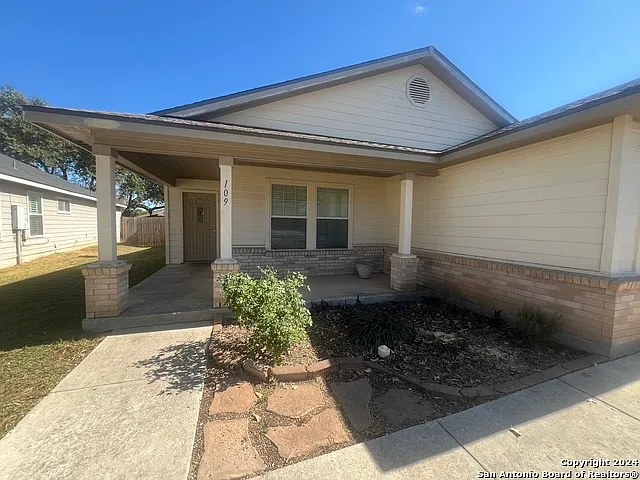 109 Bethany Way — Photo 1
