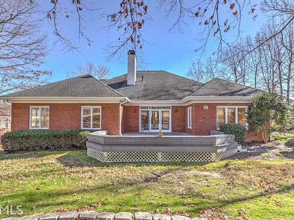 3rd image of 4633 Royal Lakes Dr