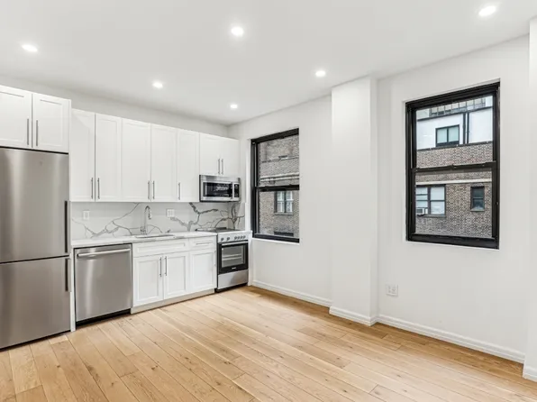 160 East 48th Street image 1 of 16