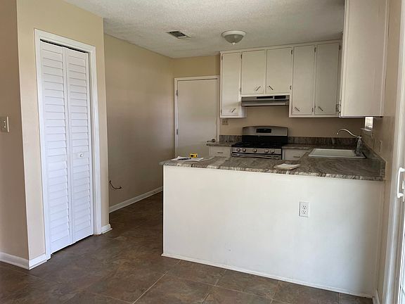 4th image of 196 Brewer Cir