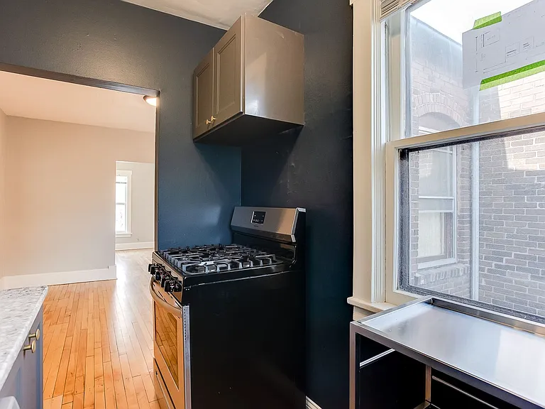 424 Smith — Photo 34