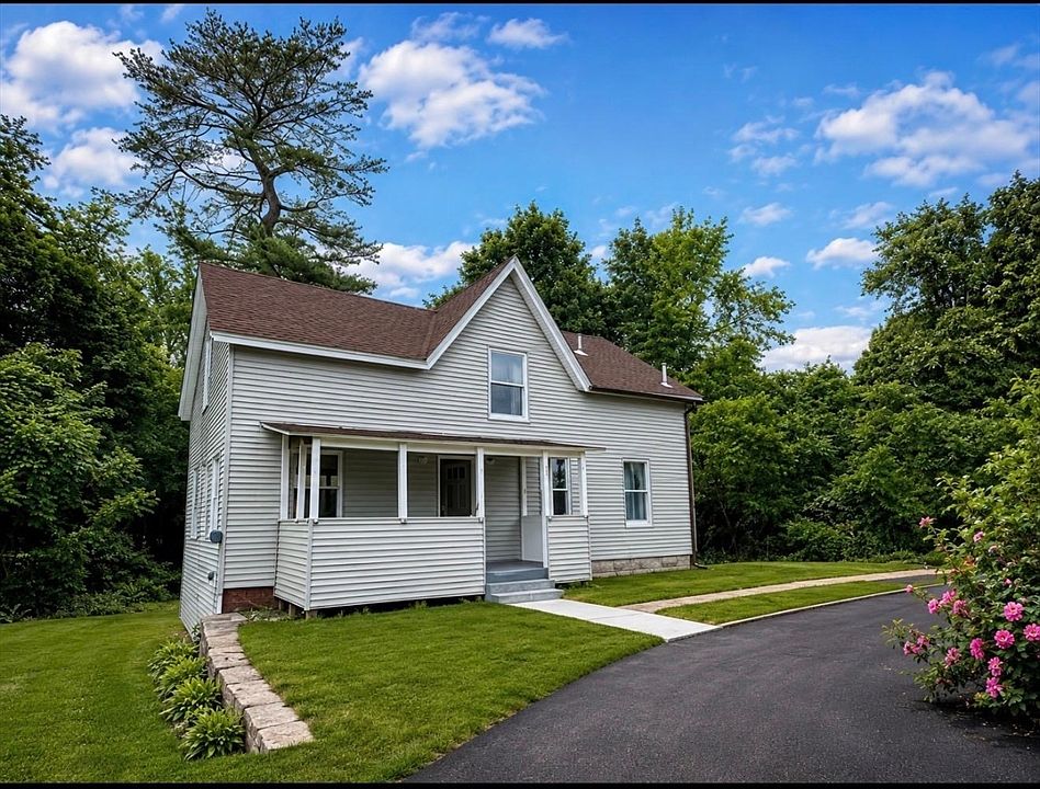 1st image of 26 Maple St