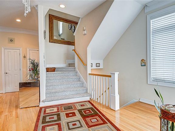 5th image of 5512 Holly Rd