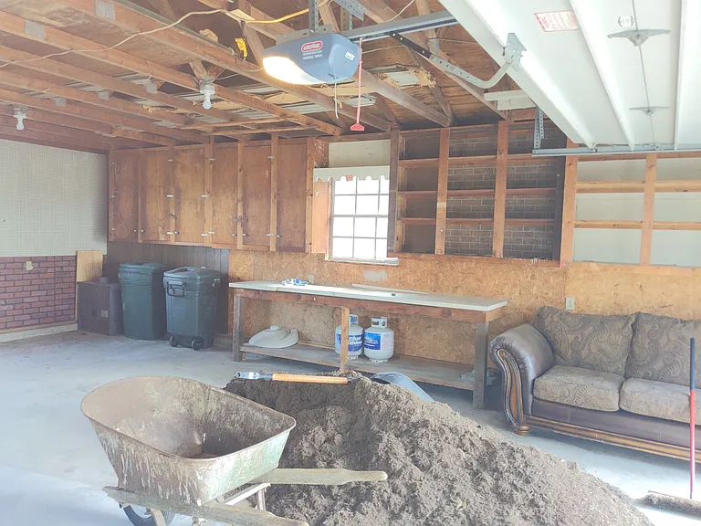 903 Breneman Rd — Photo 36