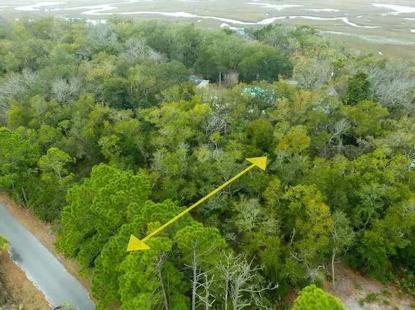 30 Inglewood Cir, Saint Helena Island, SC 29920