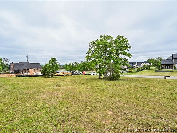 5th image of 461 Creekside Dr