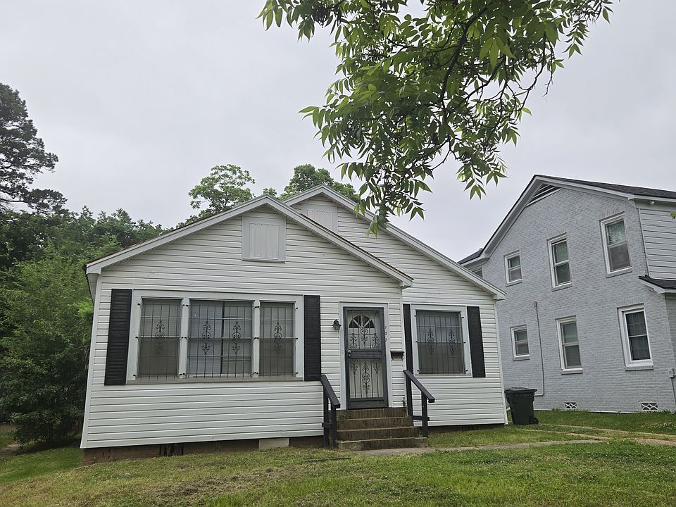2nd image of 107 E Merrick St
