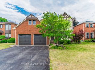 2048 Grand Blvd, Oakville, ON L6H 4X5