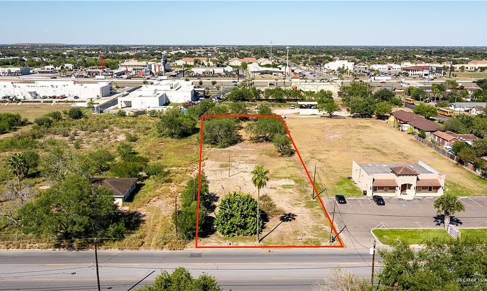 1st image of 916 W Pike Blvd