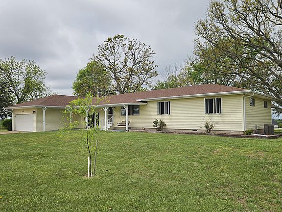 2nd image of 10986 Lone Pine Road
