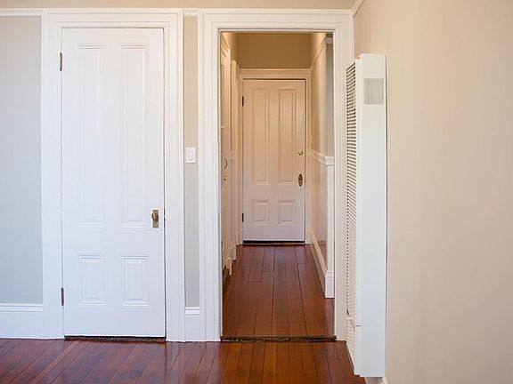 5th image of 239 Fillmore St