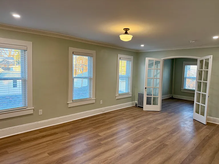 914 Buenzli Ct #2R — Photo 6