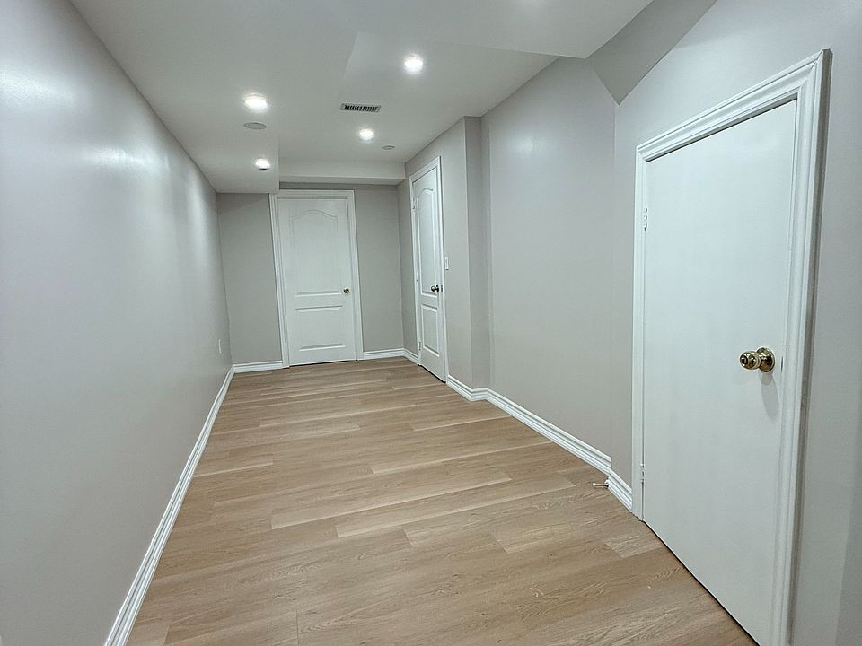 1st image of 3 Amaryllis Dr #Basement