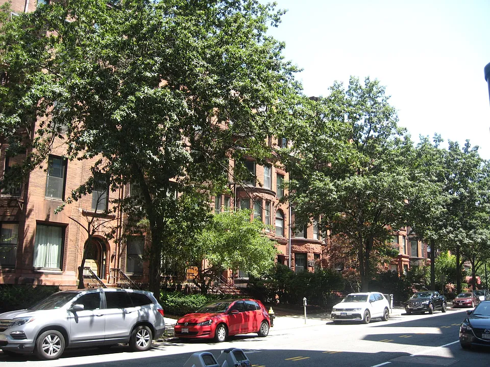 33 Bay State Rd #R