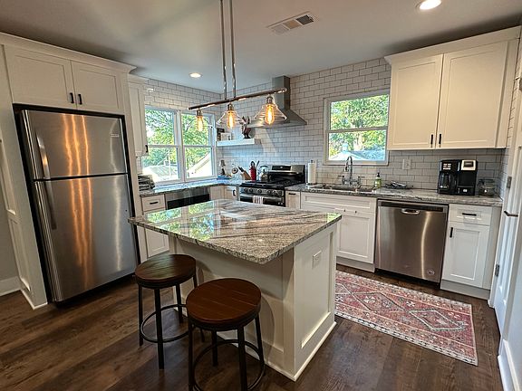 3rd image of 403 Alexander Cir SE #100