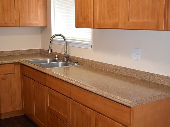 3rd image of 418 117th St S