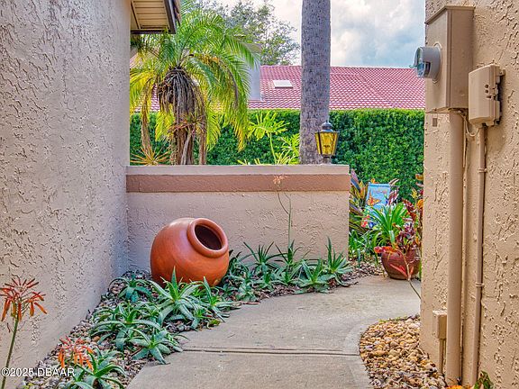 3rd image of 2570 E Spruce Creek Blvd