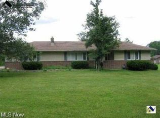 9580 Taylor May Rd, Chagrin Falls, OH 44023