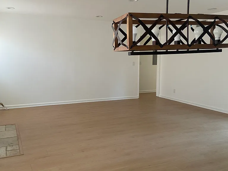 22700 Cantlay St — Photo 15