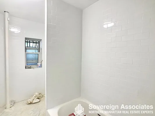 Rented by Sovereign Associates | media 33