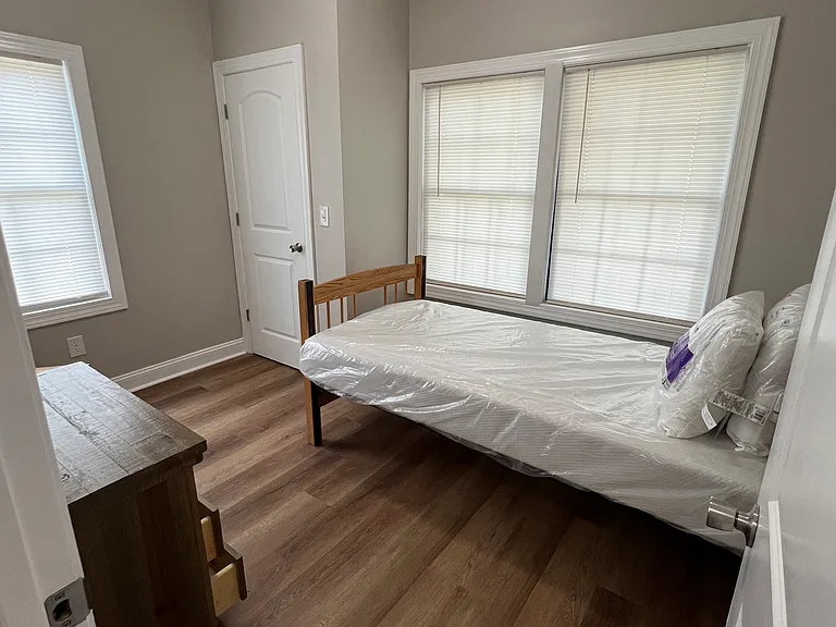 Bedroom 1 with Twin Bed