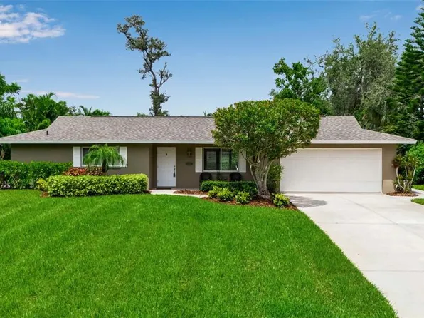 1833 Sandalwood Dr, Sarasota, FL 34231