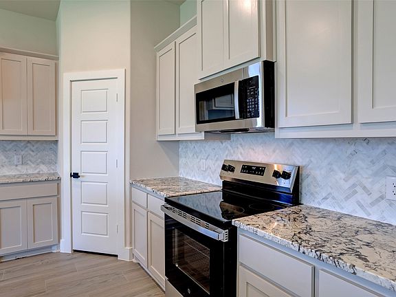 5th image of 500 Murray Ct