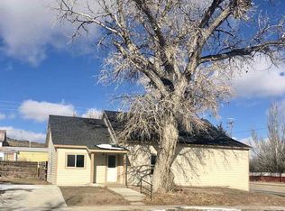 604 3rd St, Rawlins, WY 82301