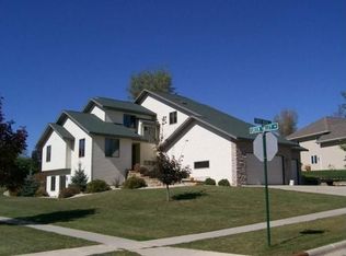 1500 Three Wood Dr, Mount Horeb, WI 53572