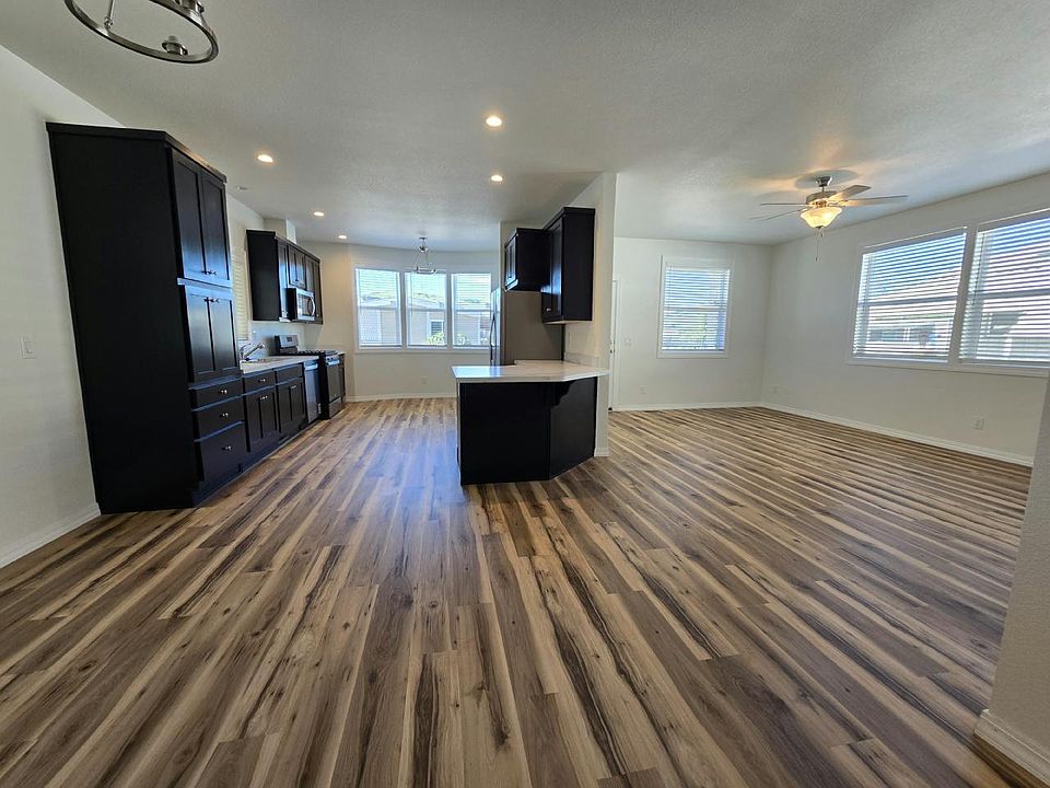 1st image of 4901 Green River Rd #320