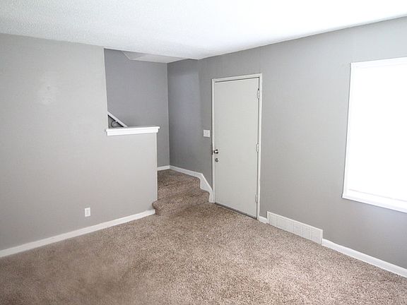 5th image of 9506 Charlotte St