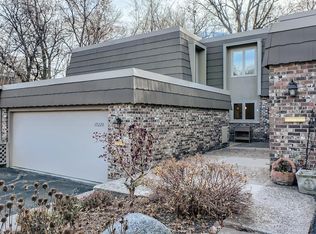 10220 Berkshire Rd, Bloomington, MN 55437