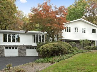 211 Sprain Rd, Scarsdale, NY 10583