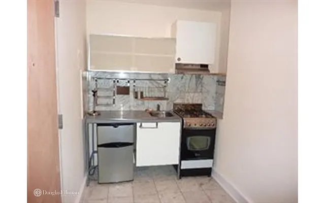 Rented by Douglas Elliman | media 9