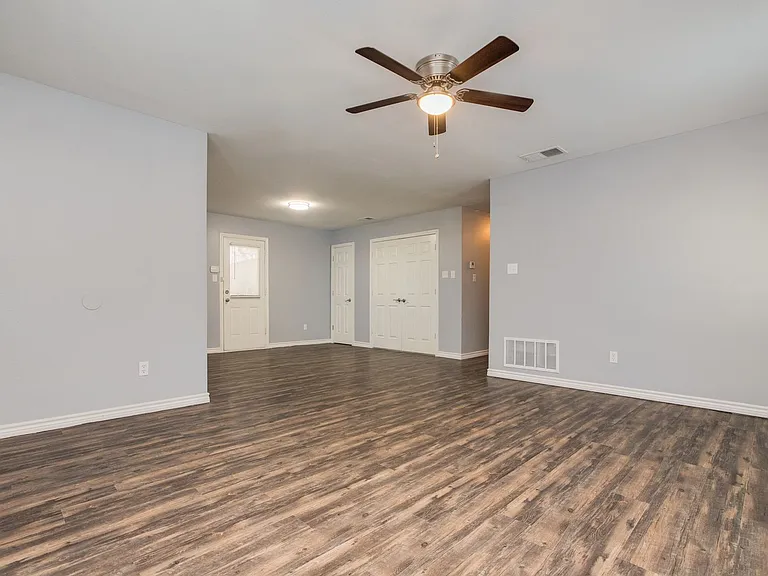 1008 Canal St — Photo 3