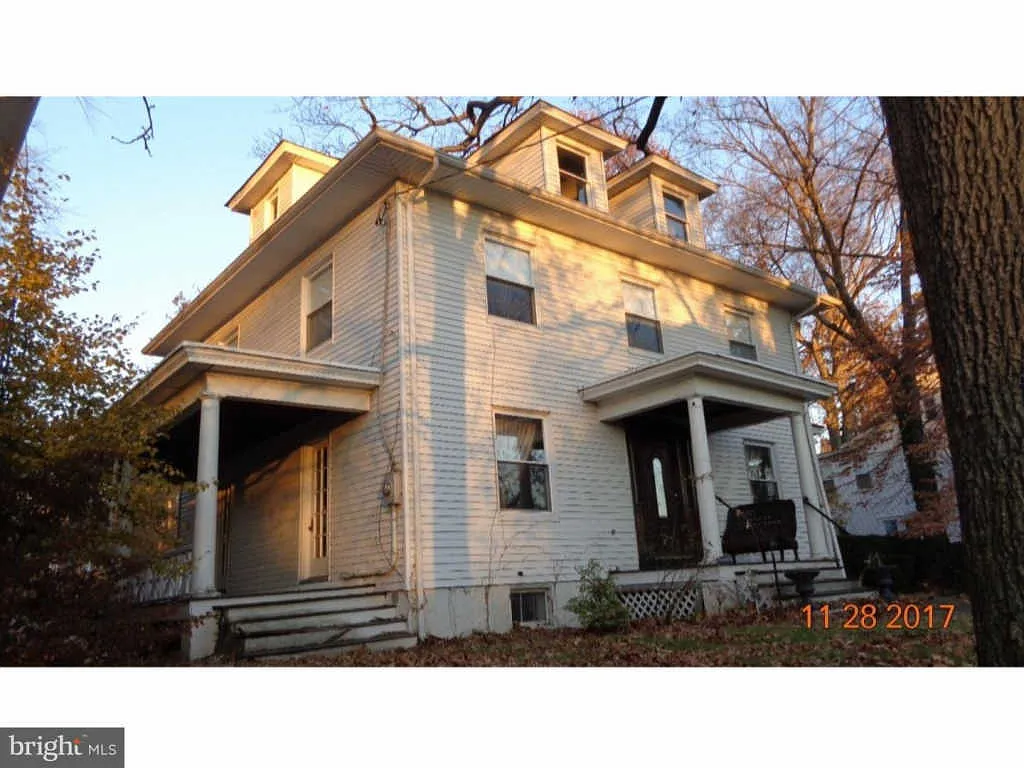942 Edgewood Ave photo 1