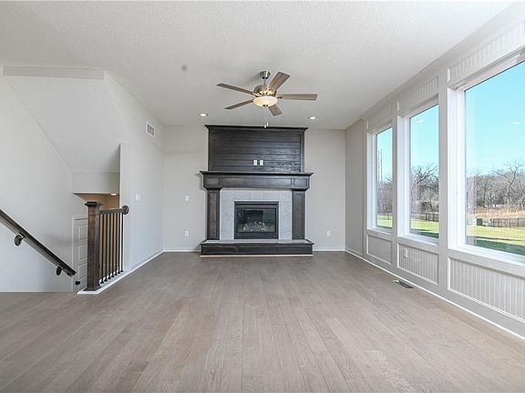 4th image of 6100 Barth Rd