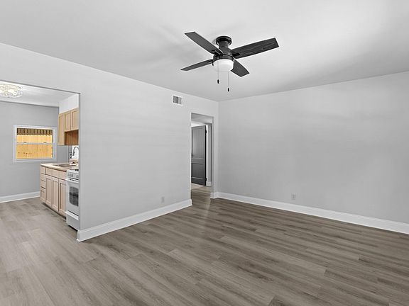 3rd image of 1557 Kraft St