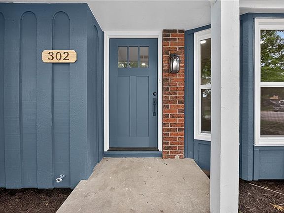2nd image of 302 NE Corder St