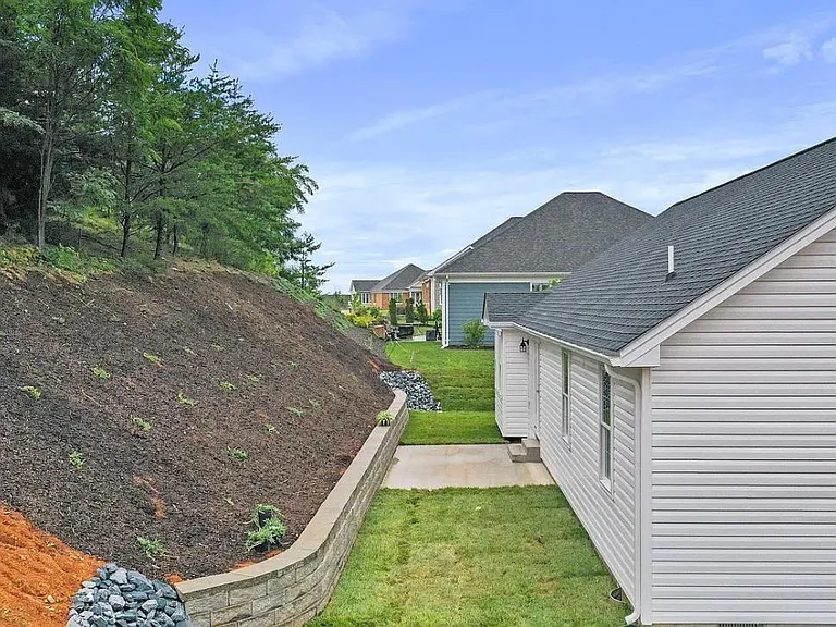 1200 Happy Ridge Dr — Photo 3