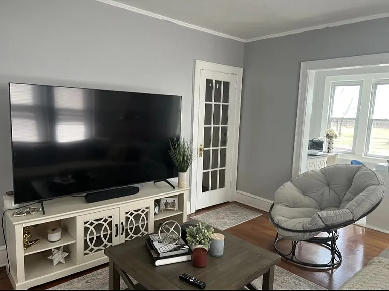 1013-1015 Maple Ave #1 — Photo 6
